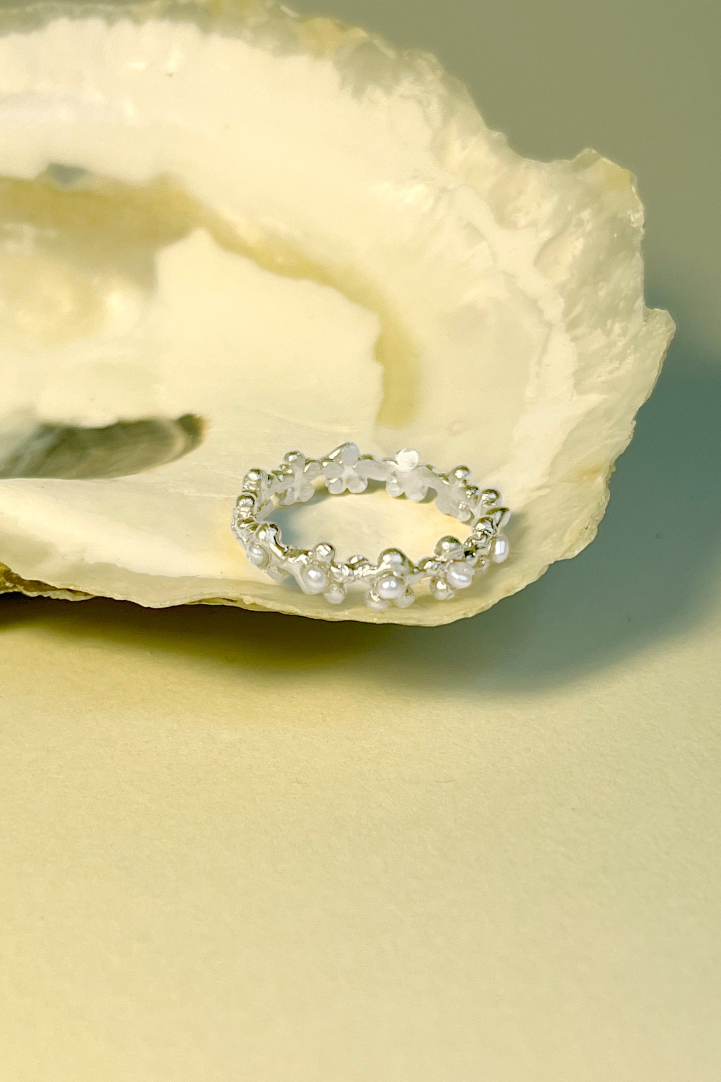 PETAL PEARL RING