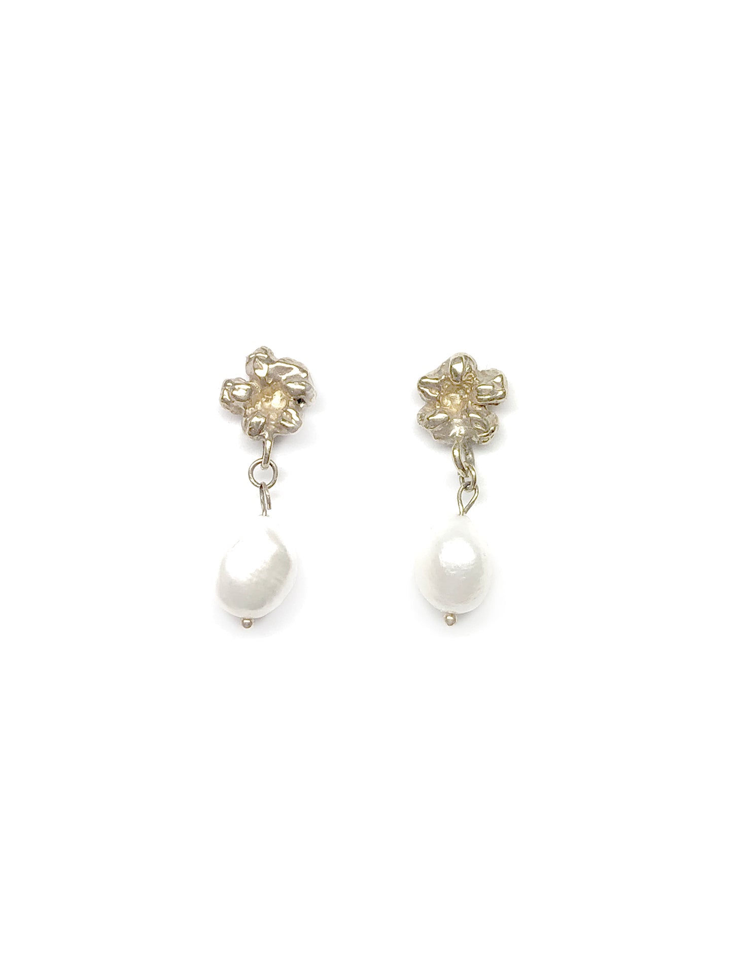 ROSE PEARL EARRING