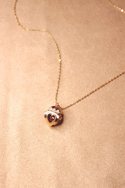 HIDDEN PEARL NECKLACE