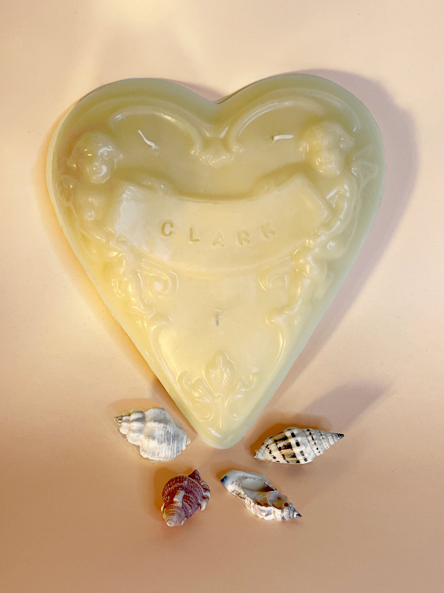 XL CUPID'S HEART CANDLE