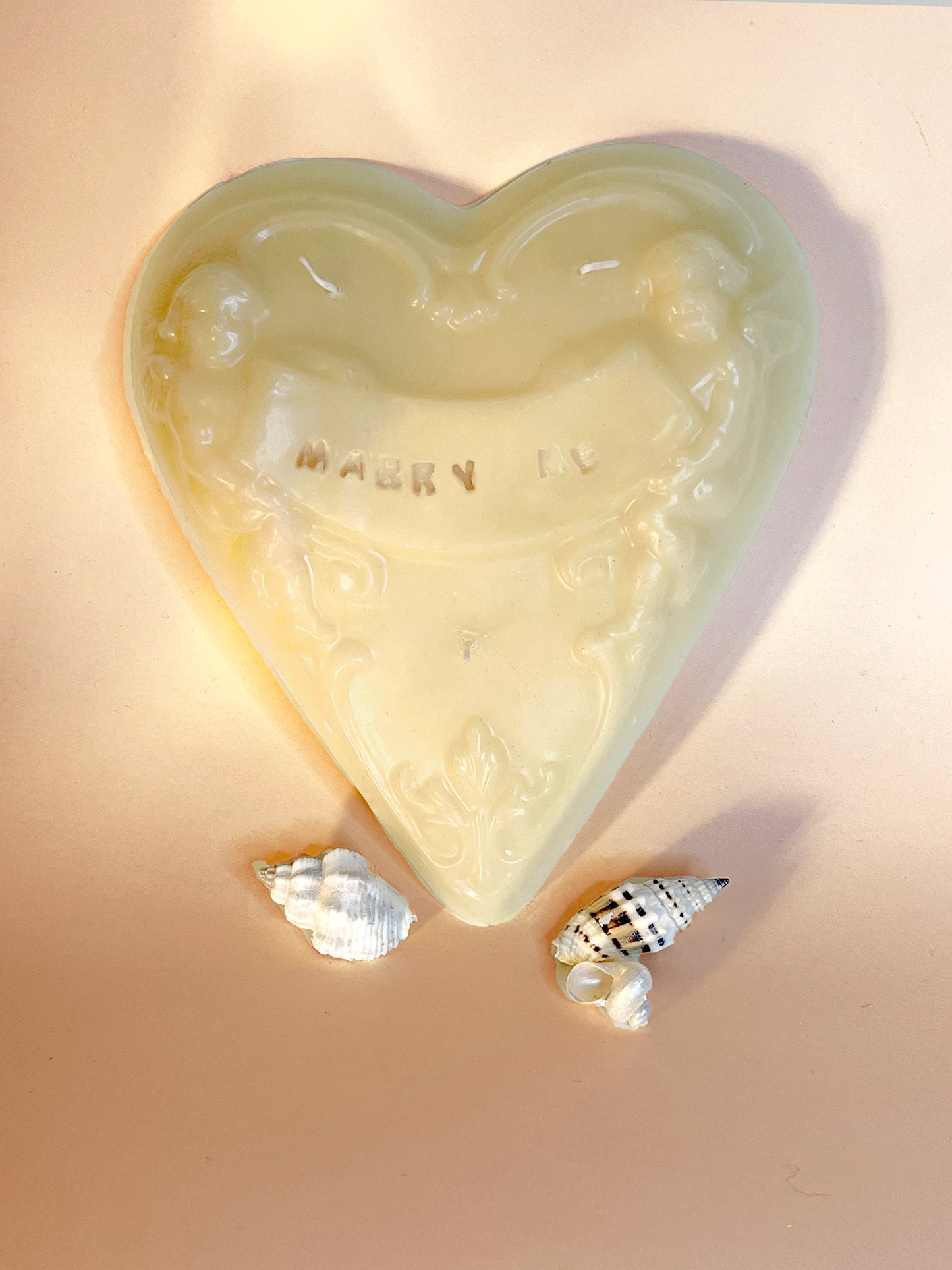 XL CUPID'S HEART CANDLE